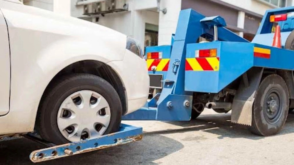 The price of transporting a car with a tow truck in Mako The price of transporting a car with a tow truck in Mako